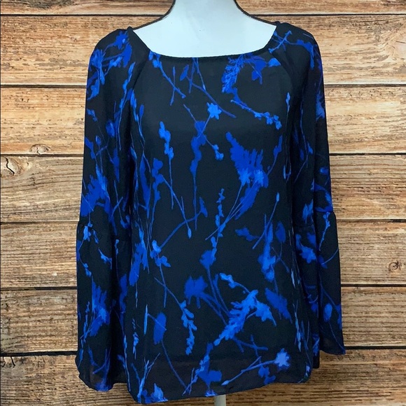 Banana Republic Tops - 🍄Banana Republic• Blue Floral Bell Sleeve B…